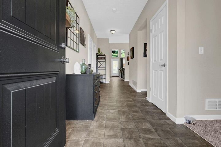 Property Photo: 511 Greenwood Loop OH 43055