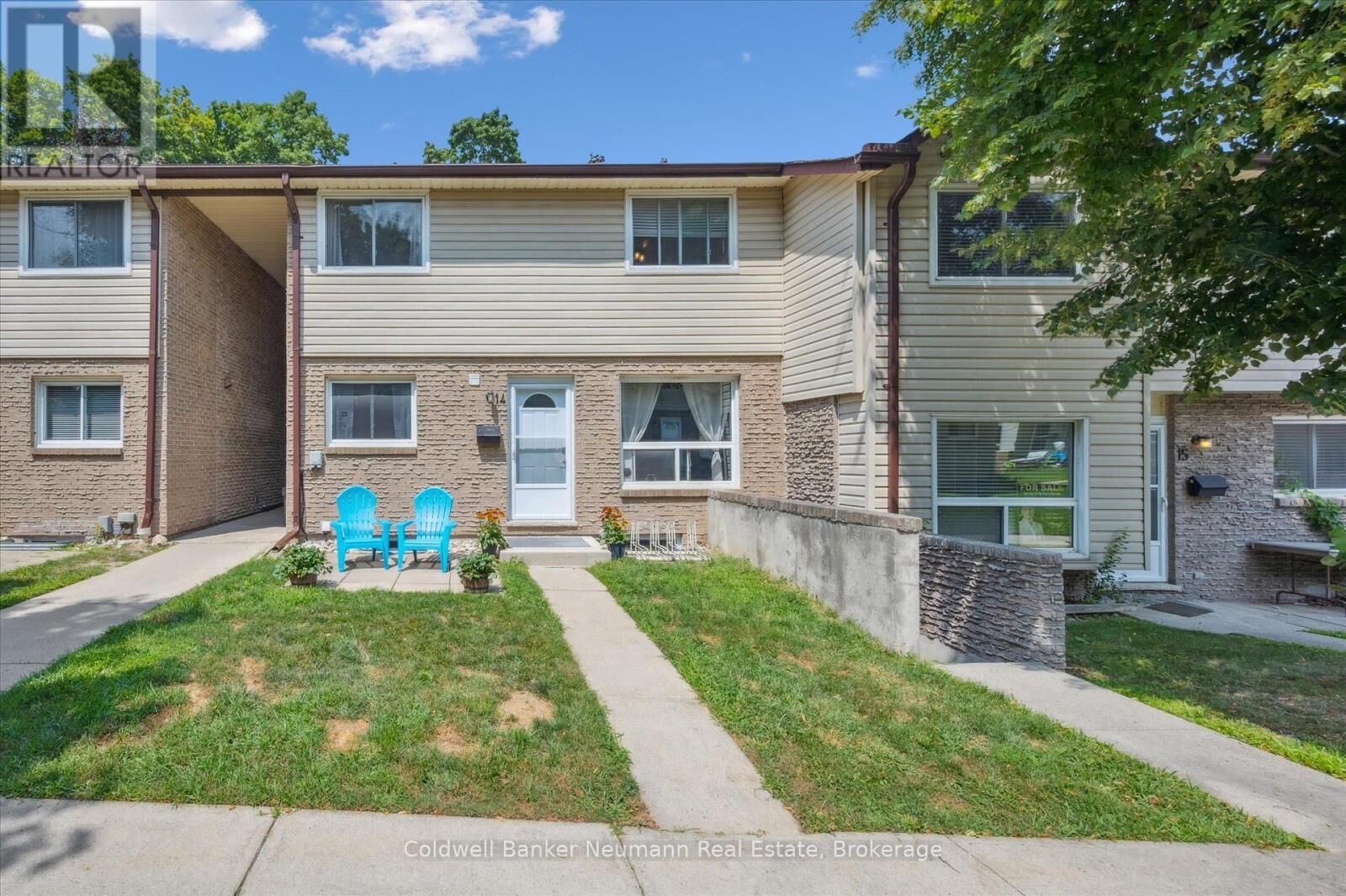 Property Photo:  453 Albert Street 14  ON N2L 5A7 