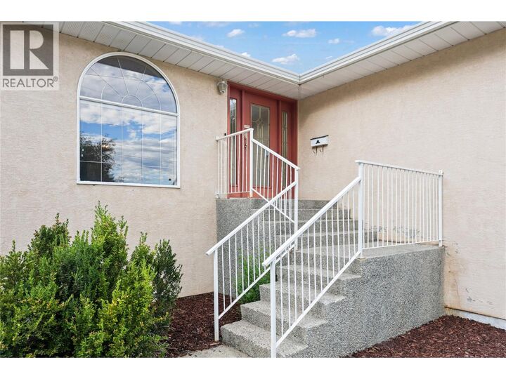 Property Photo:  2401 Parkview Drive  BC V2B 7H9 