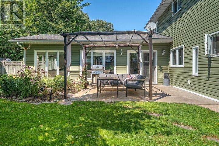 Property Photo:  7 Tudhope Street  ON P2A 2H9 
