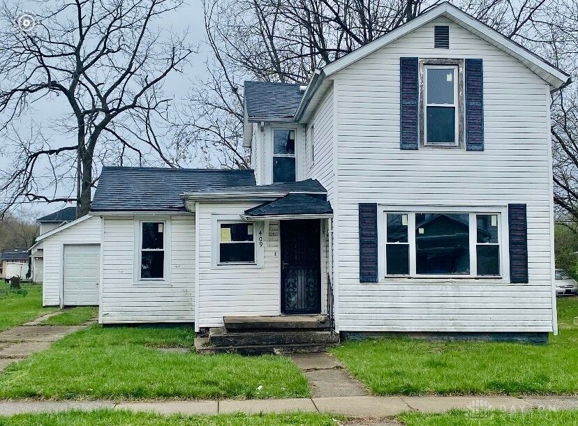 Property Photo: 409 W Southern Avenue OH 45506