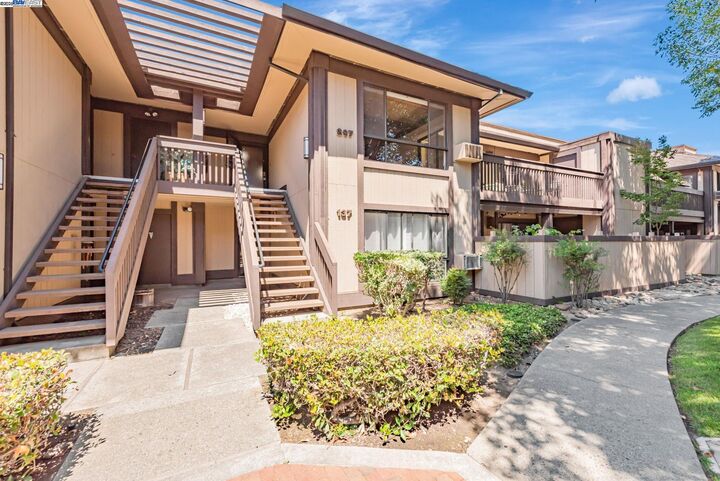 Property Photo: 39090 Presidio Way 237 CA 94538