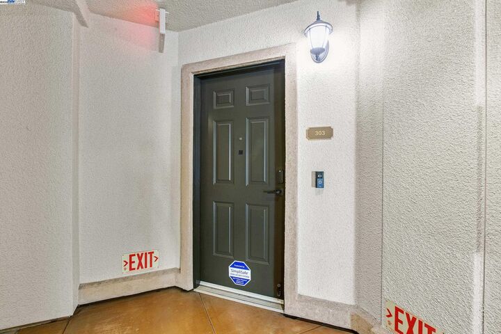 Property Photo: 800 S Abel St 303 CA 95035