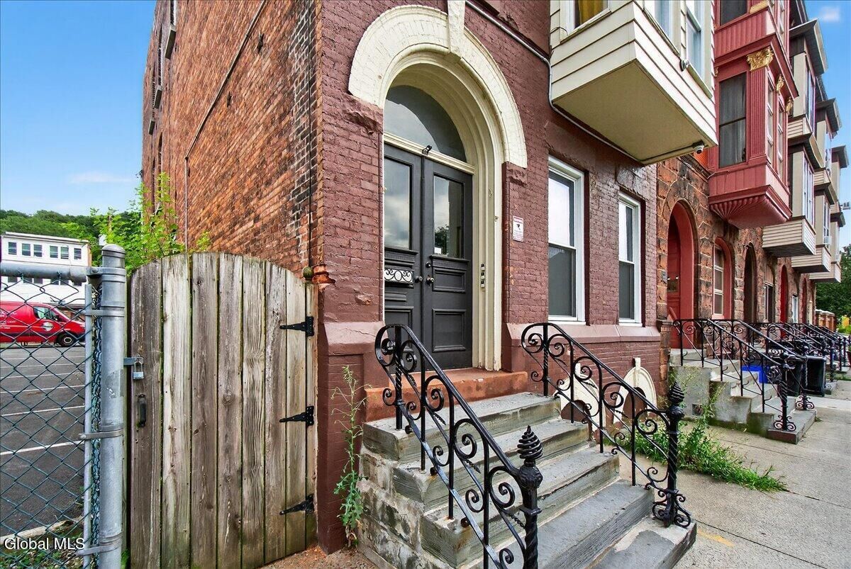 Property Photo:  192 4th Street #3  NY 12180 