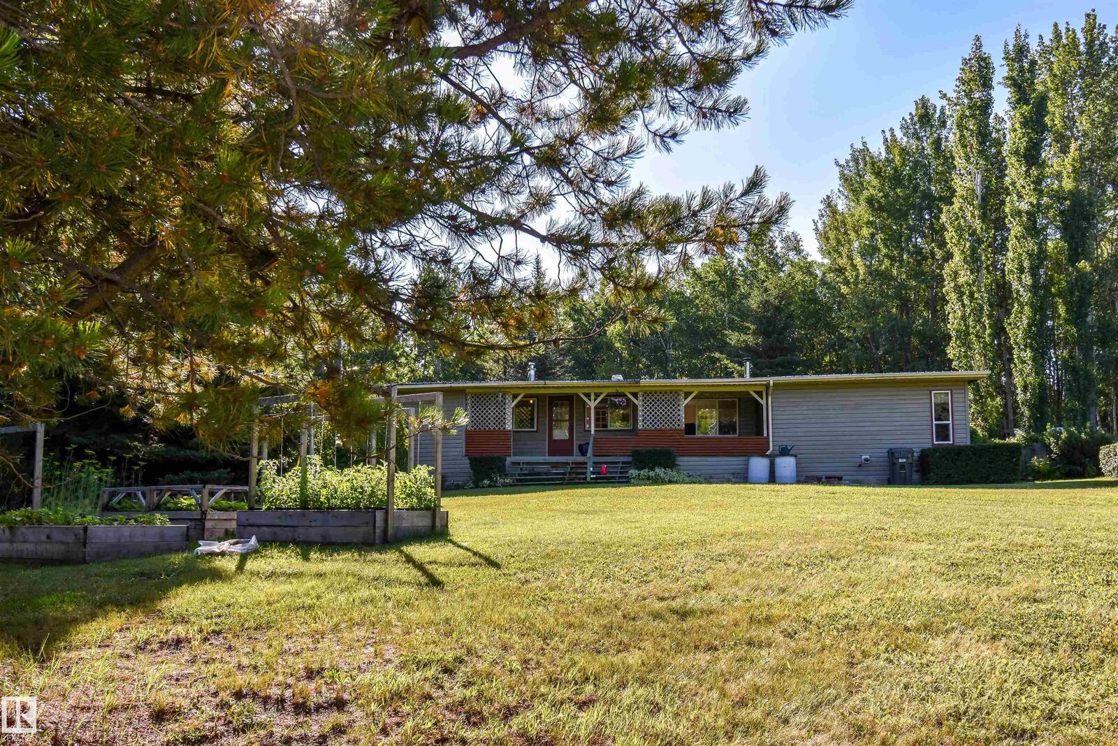 Photo de la propriété:  307, 1414 Hwy 37  AB T0E 1V0 