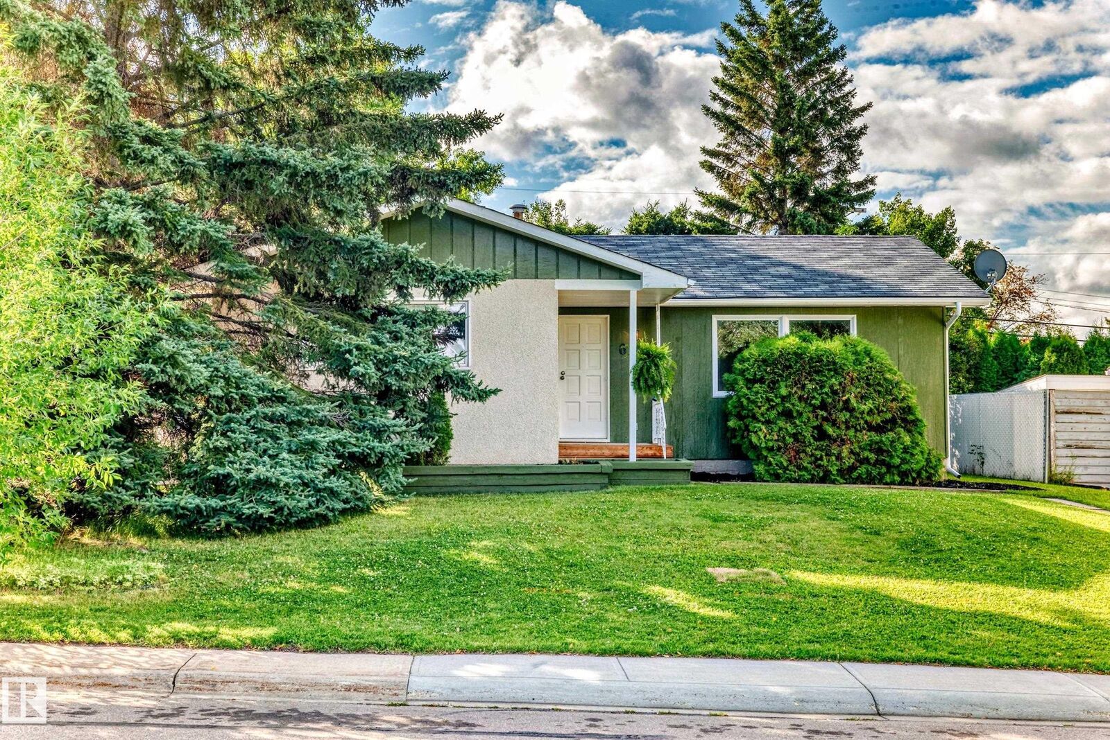 Photo de la propriété:  694 Cottonwood Avenue  AB T8A 1Y7 
