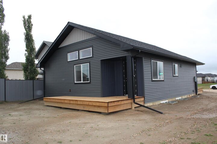 Property Photo: 1 Whitetail Way AB T0B 3H0