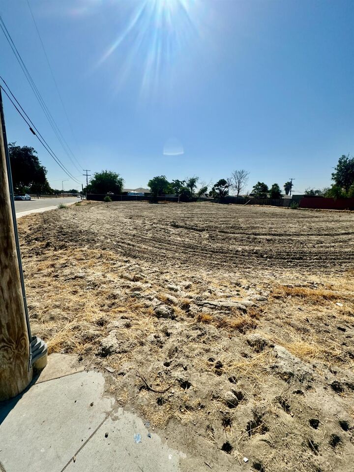 Property Photo:  385 W Almy Avenue  CA 93706 