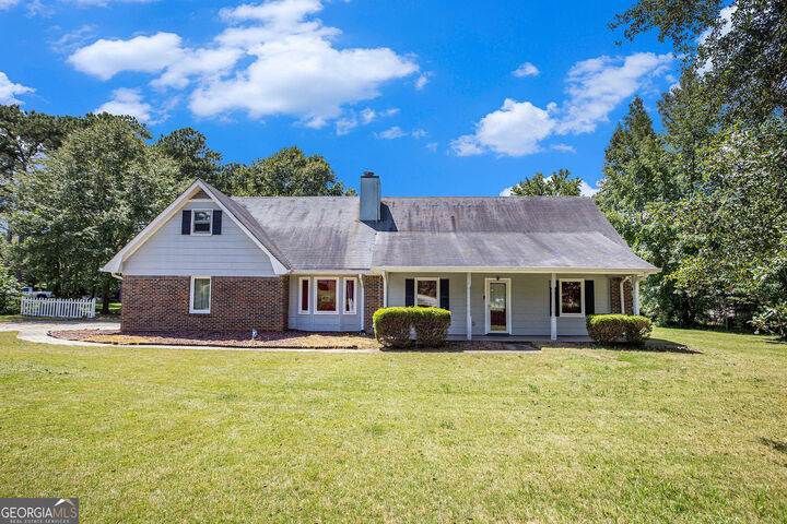 Property Photo:  223 Chateau Drive  GA 30214 
