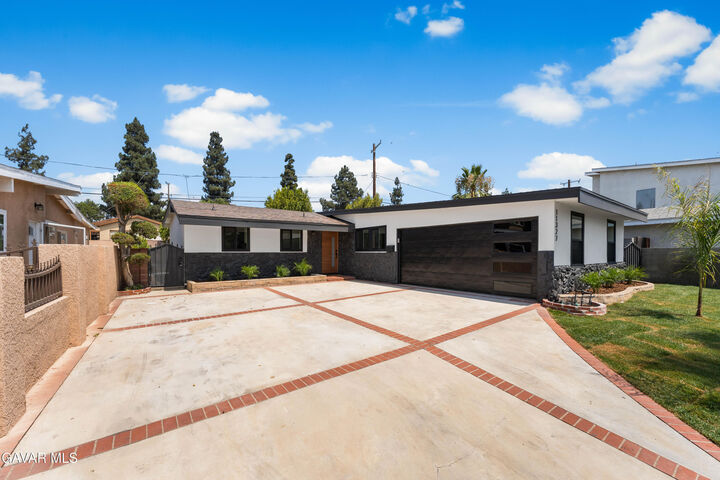 11327 Blythe Street  Sun Valley CA 91352 photo