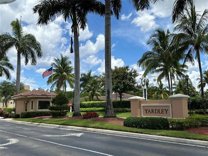 Property Photo: 7755 Yardley Dr 307 FL 33321
