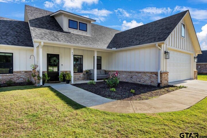 Property Photo: 681 Peavine Road TX 75662