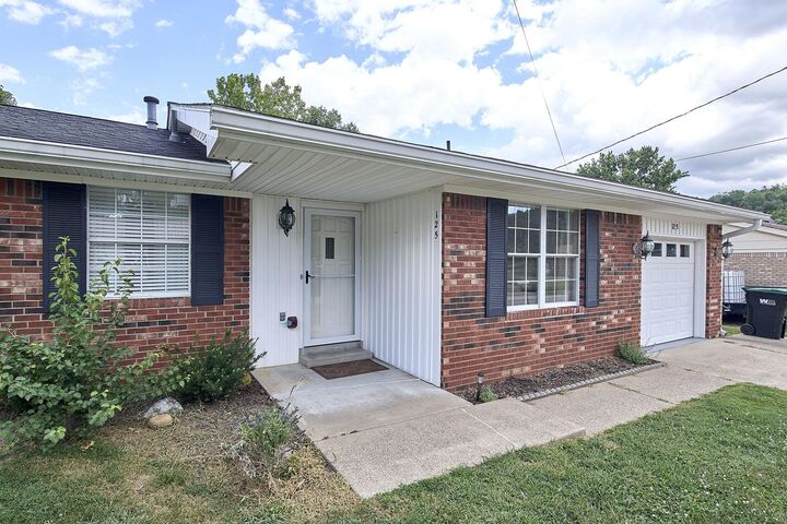 Property Photo: 125 Woodland Forest WY 25213