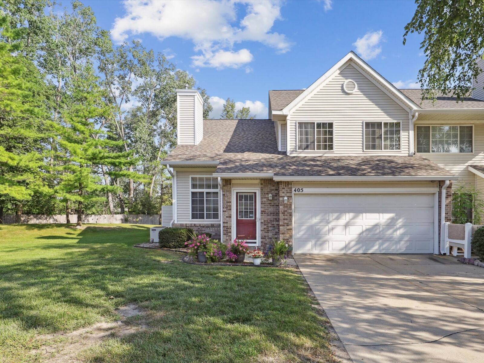 Property Photo: 150 S Prairie View Drive 405 IA 50266