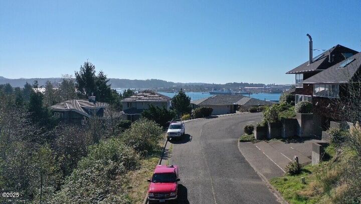 375 SE Scenic Loop  Newport OR 97365 photo