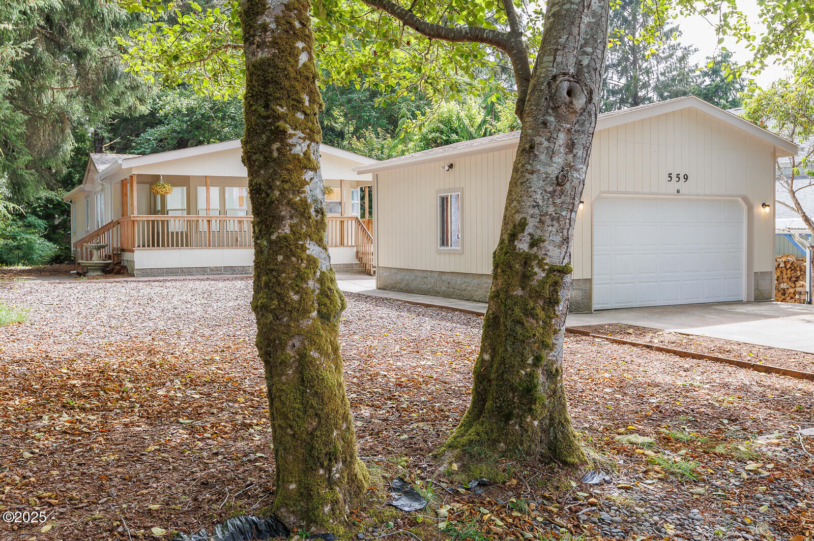 Property Photo:  559 NW Estate Drive  OR 97376 