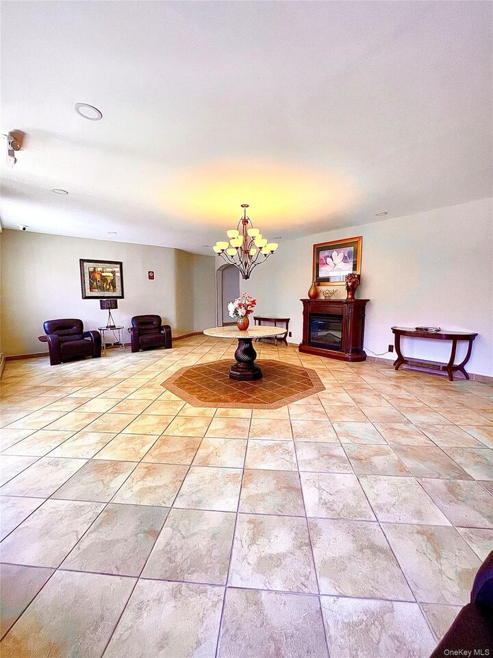 Property Photo:  5 Oakdale Manor B18  NY 10901 