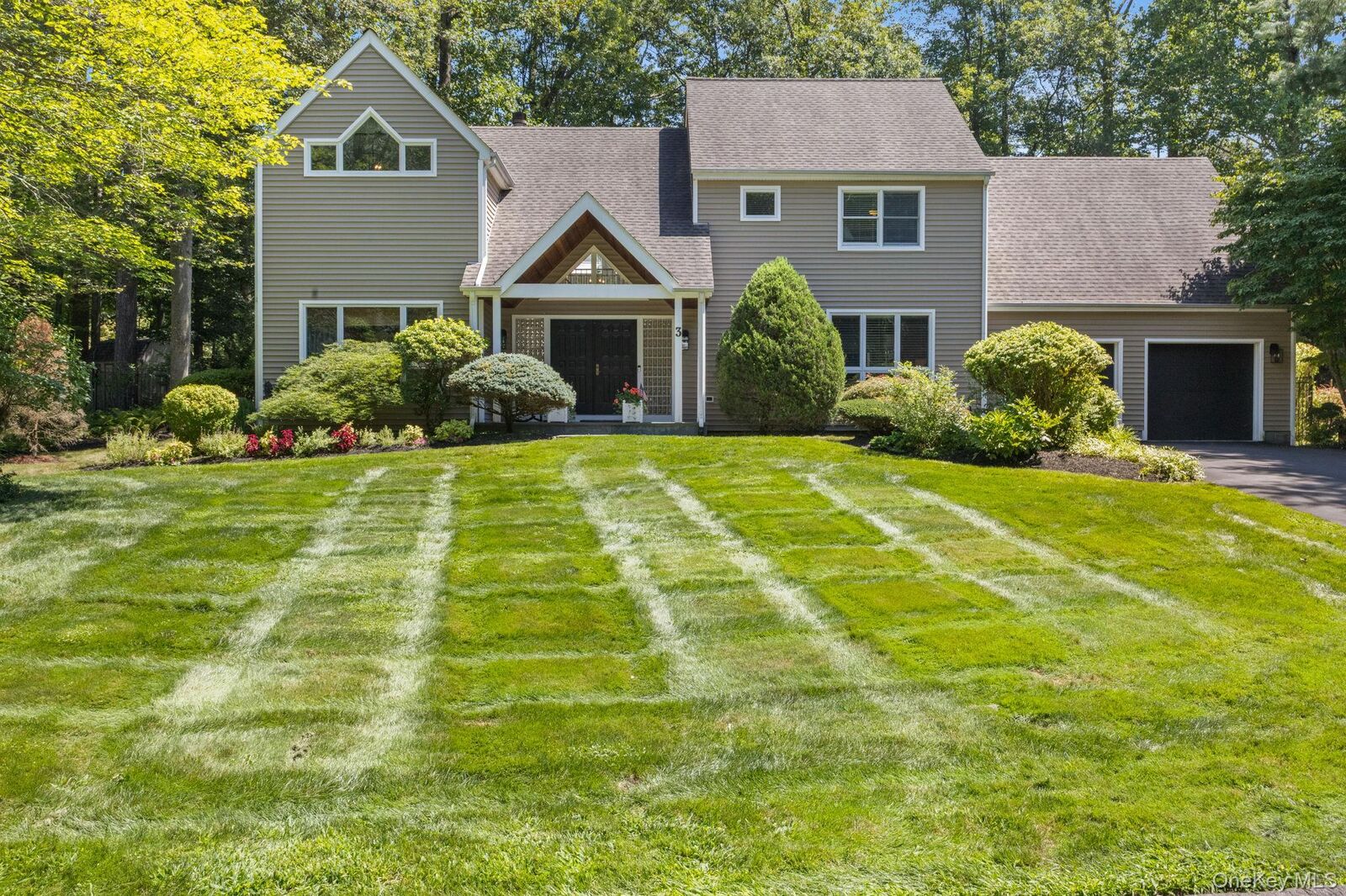Property Photo:  3 Benjamin Lane  NY 10567 