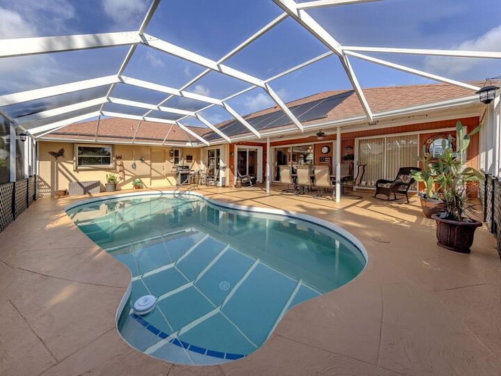 Property Photo:  534 Silk Oak Drive  FL 34293 