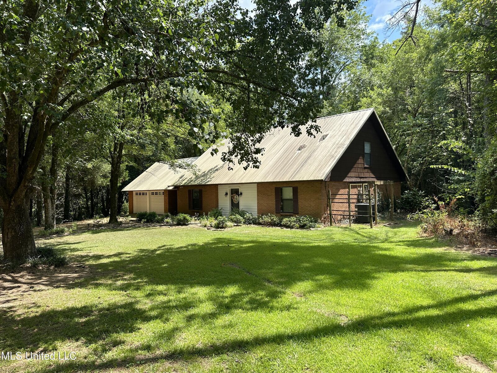 Property Photo: 203 Pauline Drive MS 39154