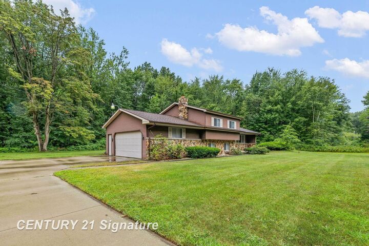 Property Photo:  2289 W Birch Run Road  MI 48417 