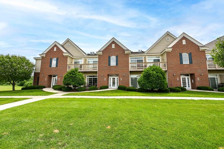 2535 W Colonial Woods Dr  Oak Creek WI 53154 photo