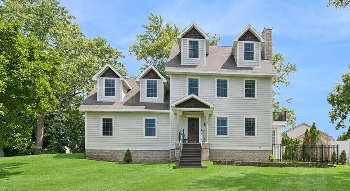 145 West St  Lake Geneva WI 53147 photo