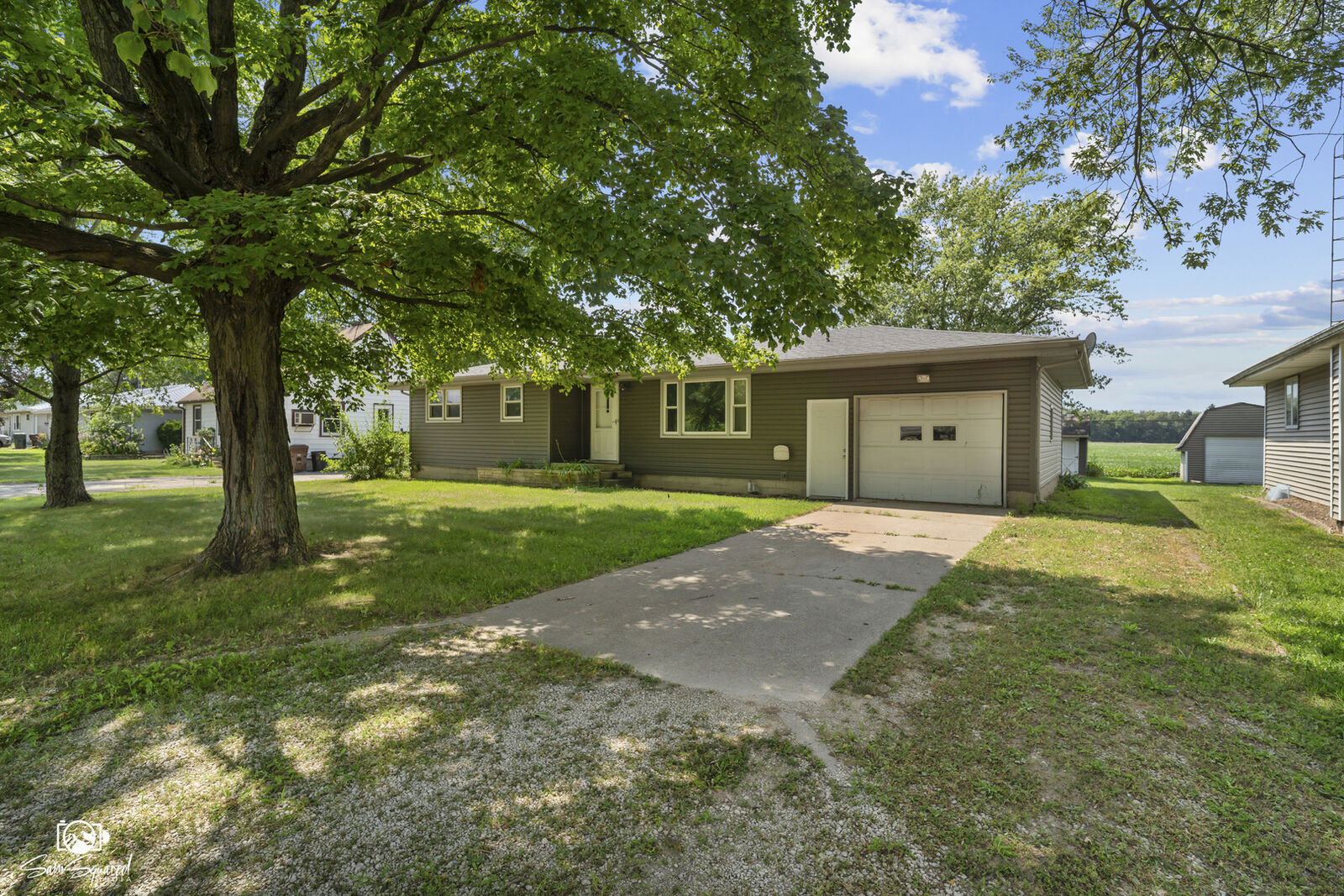 Property Photo: 2414 N 7000W Road IL 60913