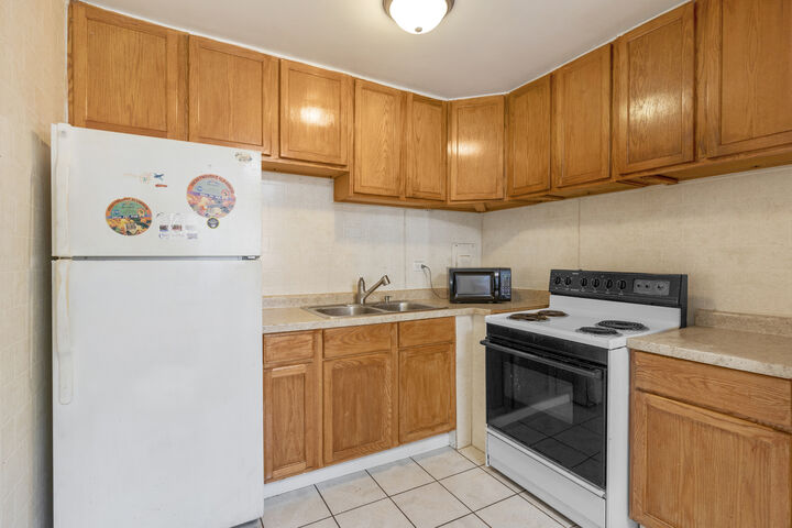 Property Photo: 2508 Algonquin Road 16 IL 60008