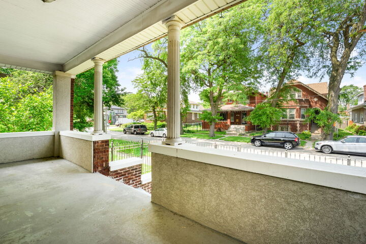 Property Photo: 7545 S Ridgeland Avenue IL 60649