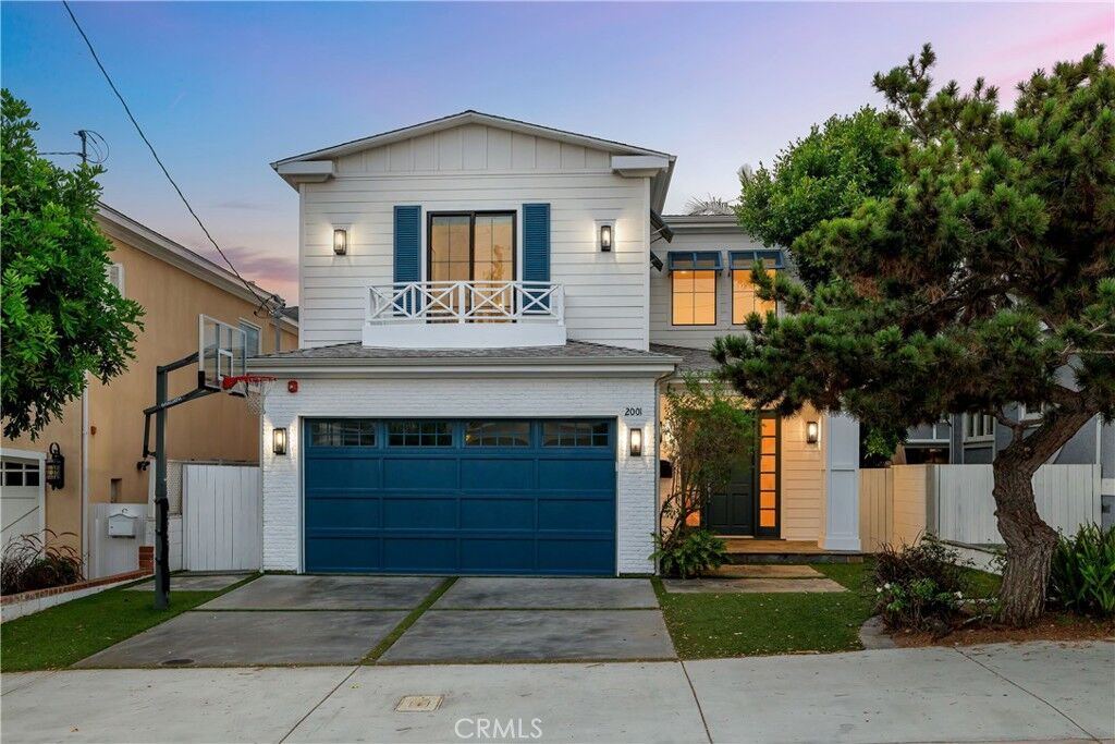 Property Photo: 2001 Oak Avenue CA 90266