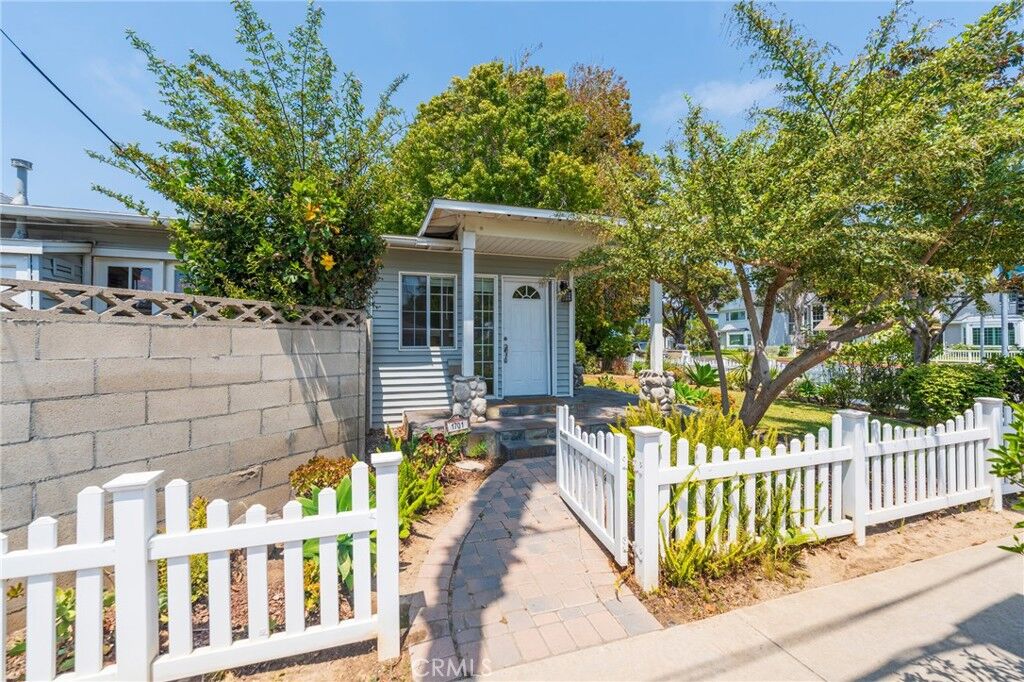 Property Photo:  1701 Lake Street  CA 92648 