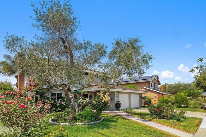 Property Photo: 5448 Noah Way CA 92117