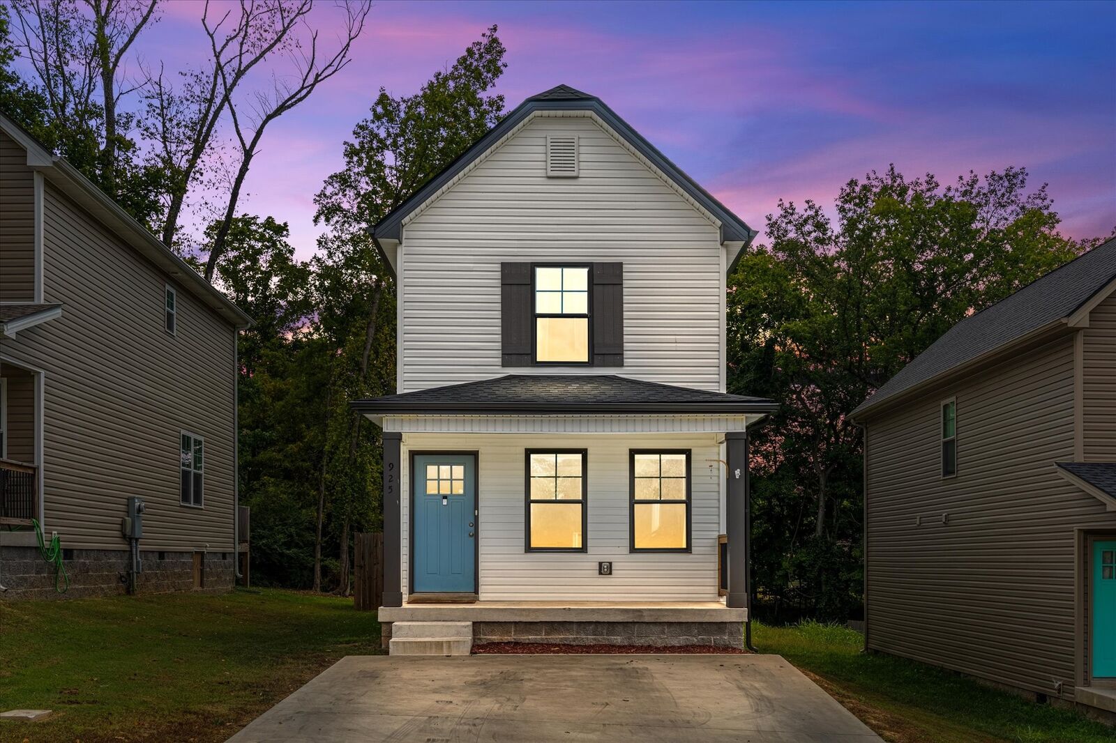 Property Photo: 925 Oak Ln TN 37040
