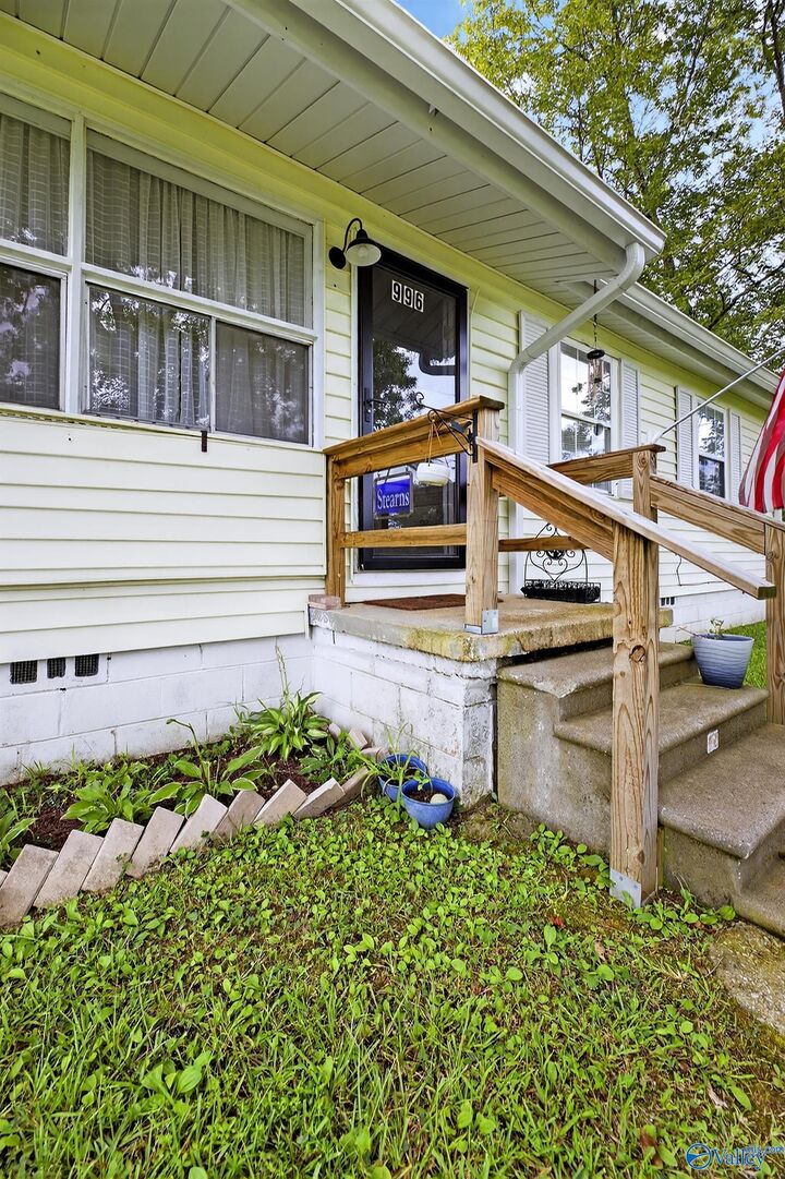 Property Photo: 996 Oakland Drive AL 35901