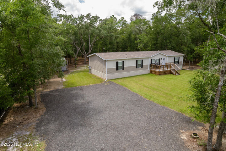 Property Photo:  237 Lake Street  FL 32181 