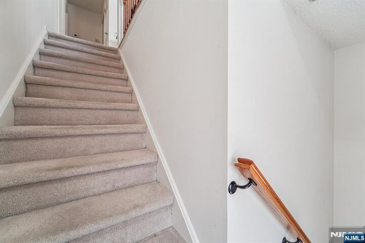 Property Photo:  1194 Richmond Road  NJ 07430 