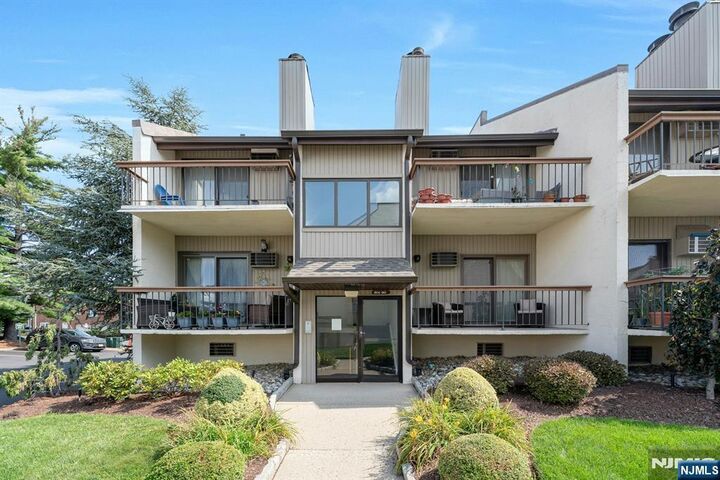 Property Photo:  302 Hackensack Street 303  NJ 07075 