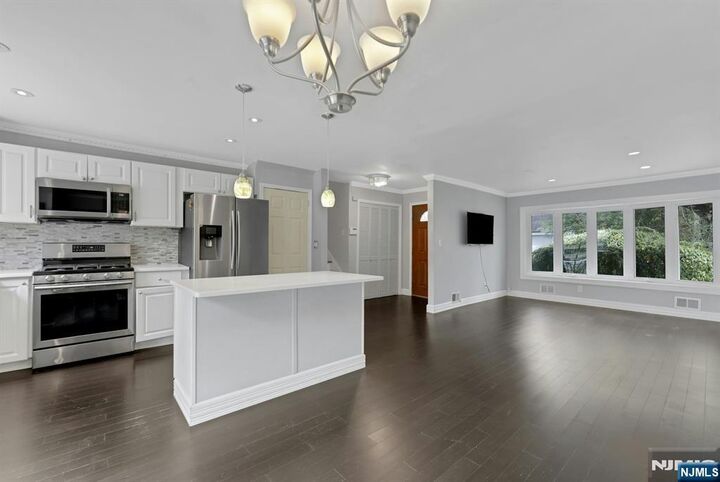 556 Sandra Place  Teaneck NJ 07666 photo