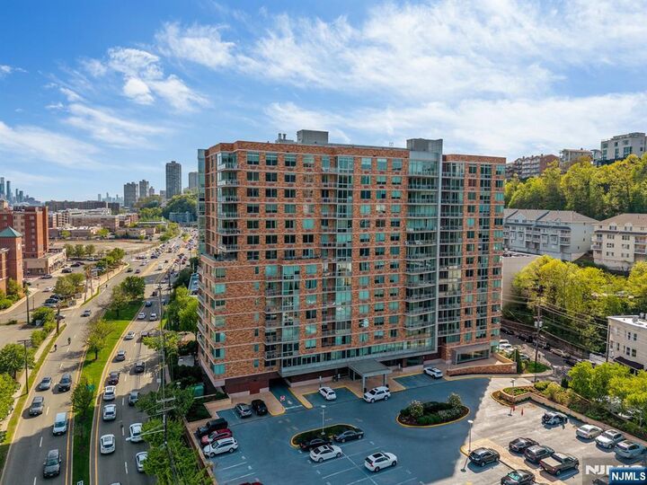 Property Photo:  612 Hudson Park 612  NJ 07020 