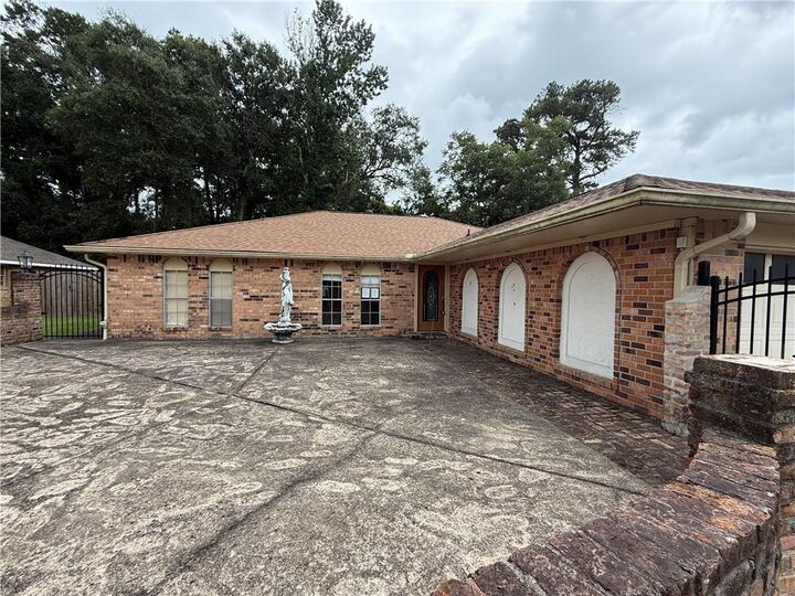 Property Photo: 604 Lake Superior Drive LA 70461