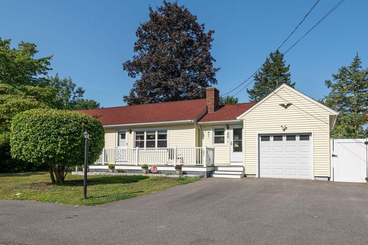 Property Photo: 20 Messer Avenue NH 03079