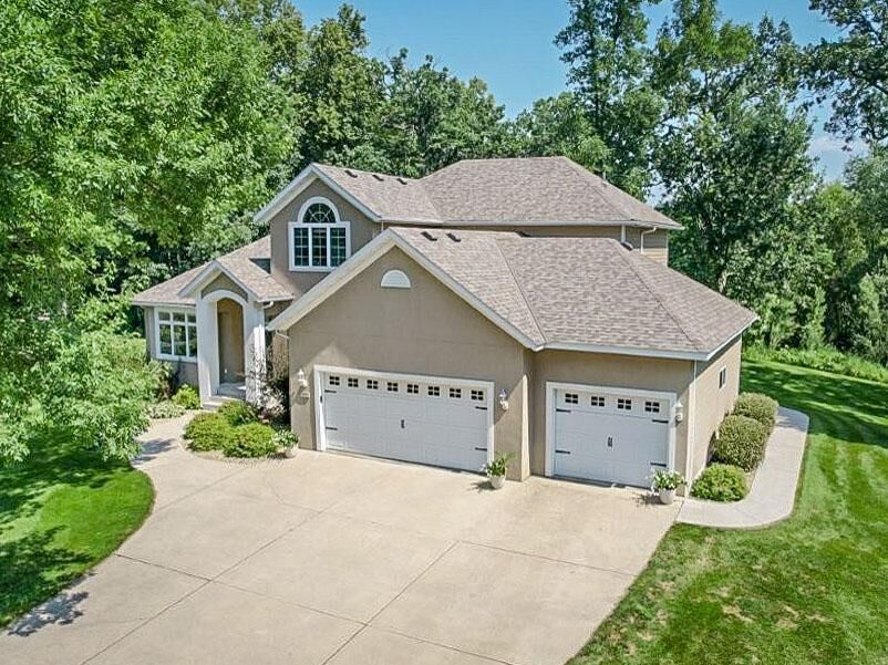 Property Photo: 1413 Cougar Court MN 56377