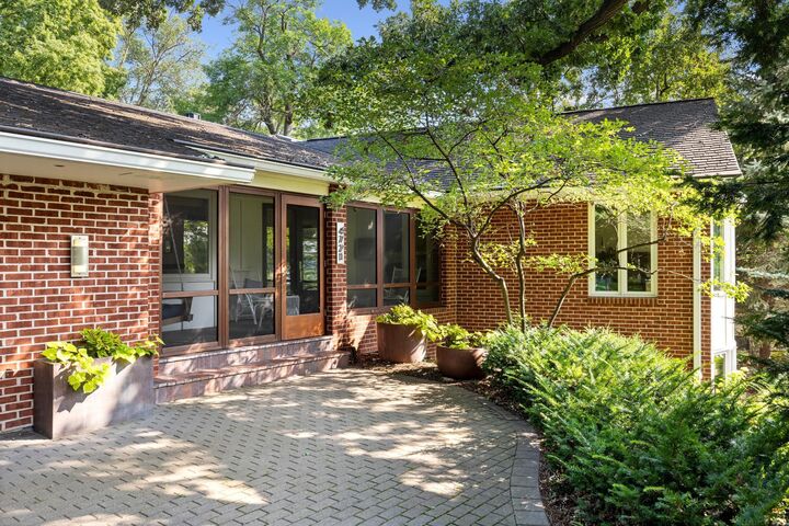 Property Photo:  4721 E Lake Harriet Parkway  MN 55419 
