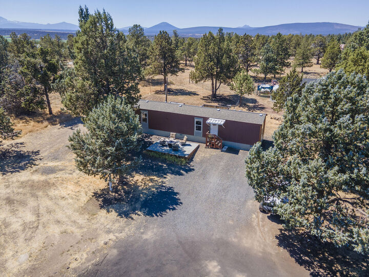 Property Photo: 13406 SW Oasis Court OR 97760