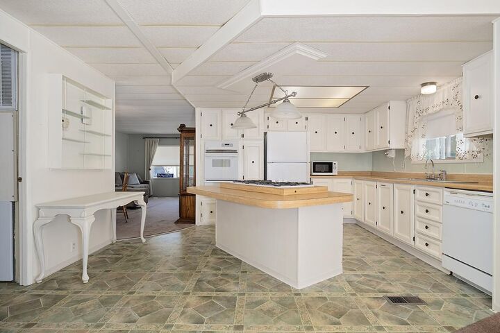 Property Photo:  4425 W Main Street 23  OR 97501 