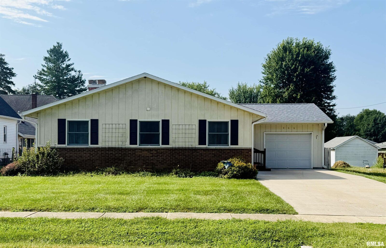Property Photo: 406 E Newman Street IL 61448
