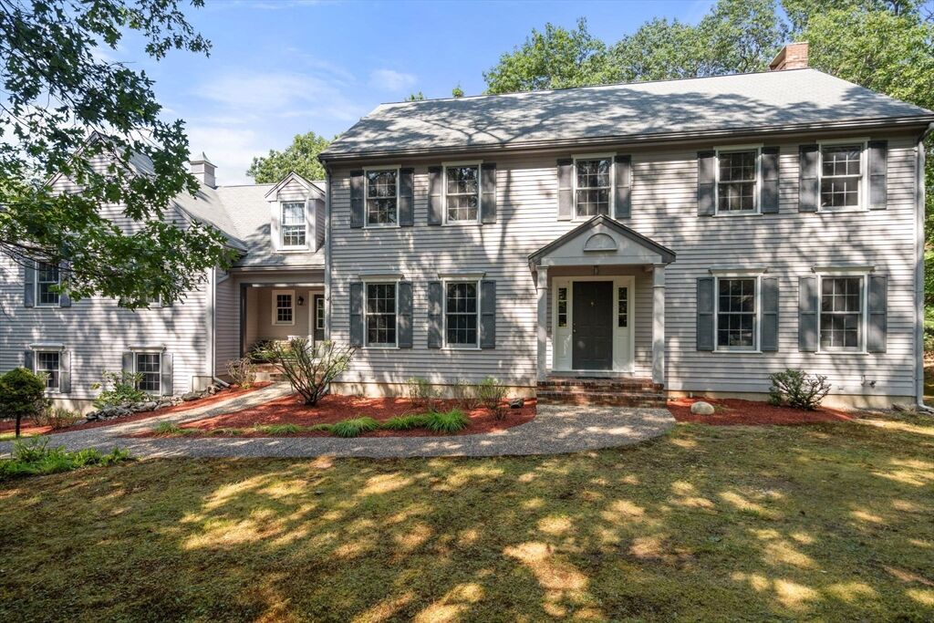 Property Photo:  5 Hood Cir  MA 01921 