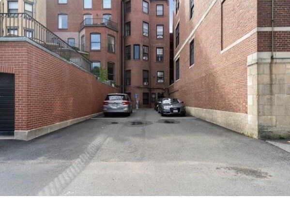 Property Photo:  354 Beacon 8  MA 02116 