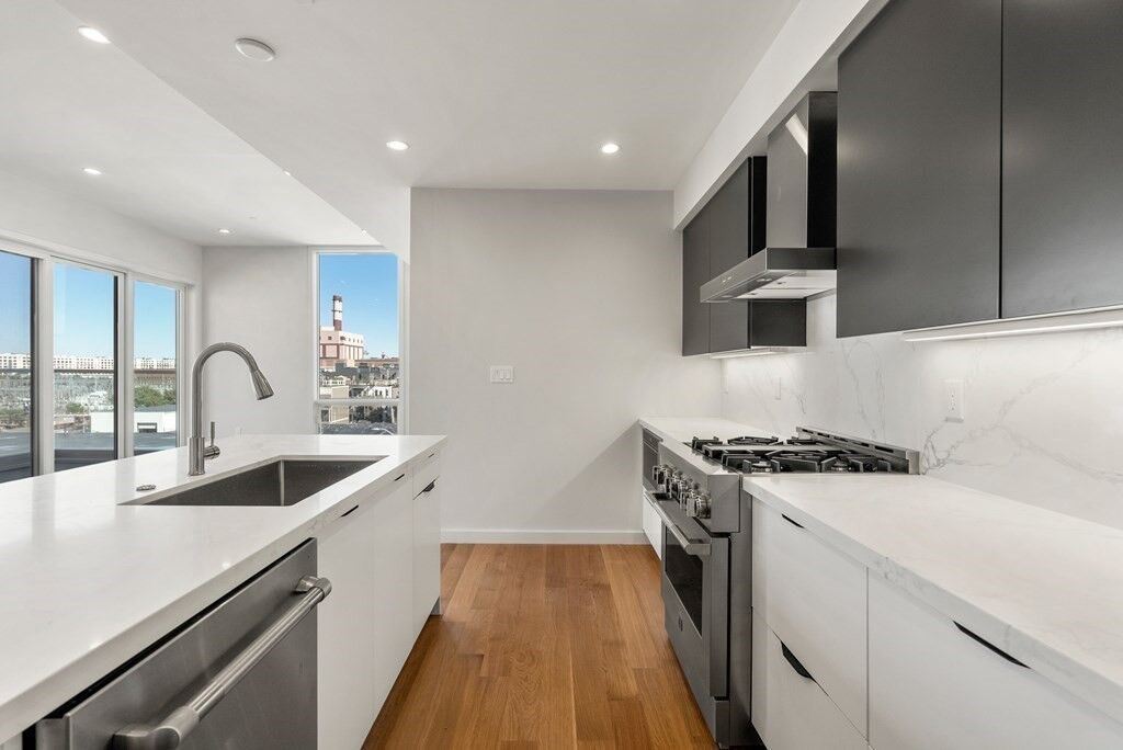 Property Photo: 537 E 2nd St 101 MA 02127